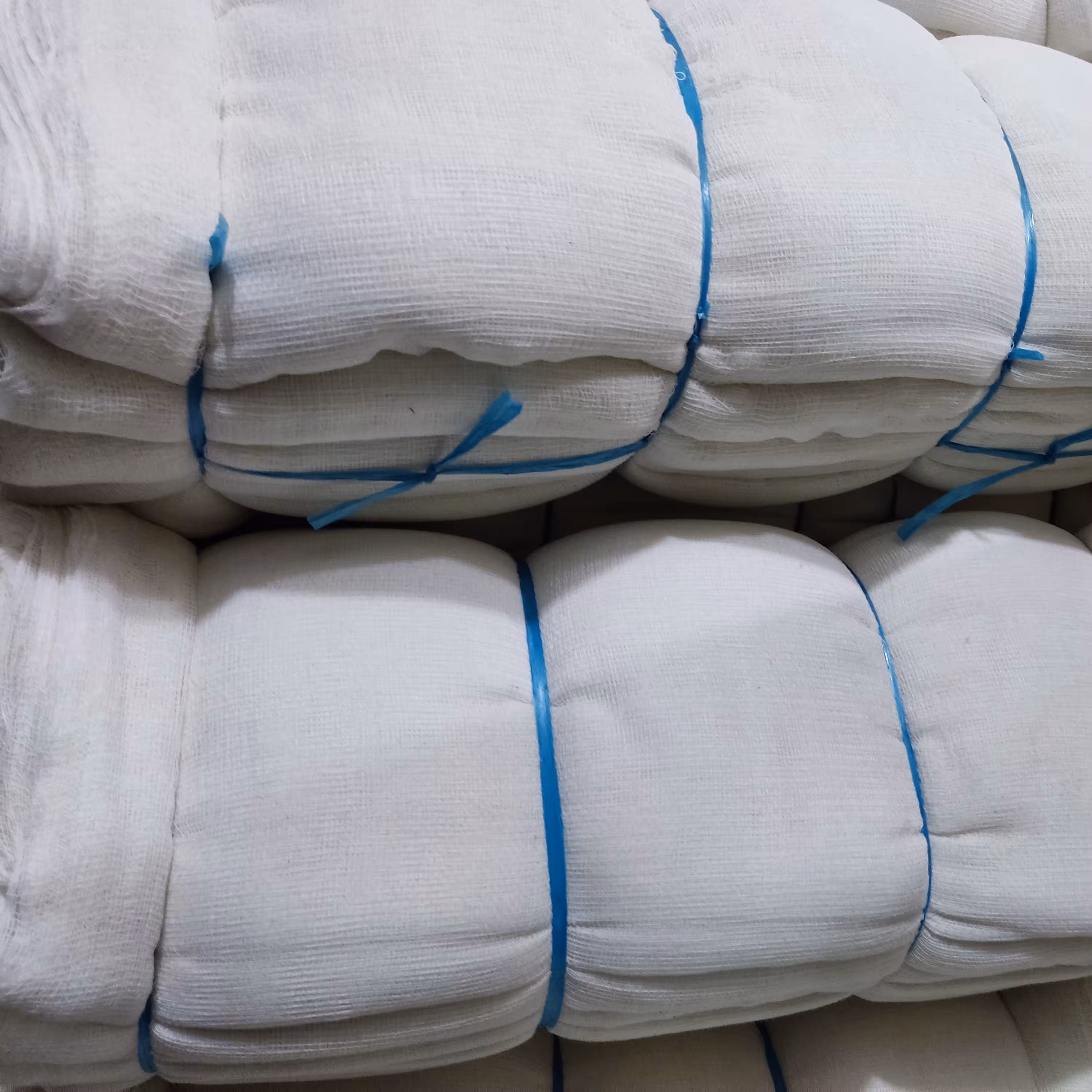 پارچه تنظیف کتابی 2 کیلو و 700 گرم سفارش مخصوص متراژ 250 متر رنگ سفید