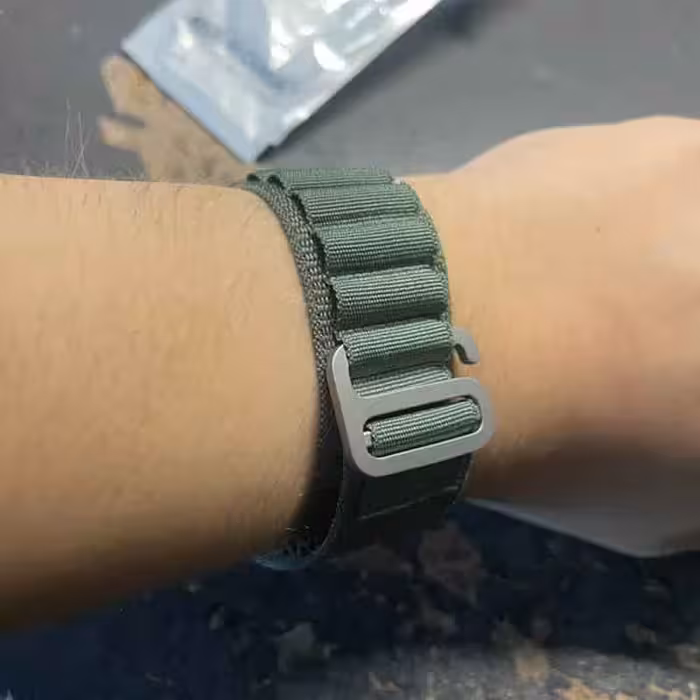 بند اسپایدر مدل LOOP ALPINE مناسب برای ساعت هوشمند هایلو Solar Plus RT3 