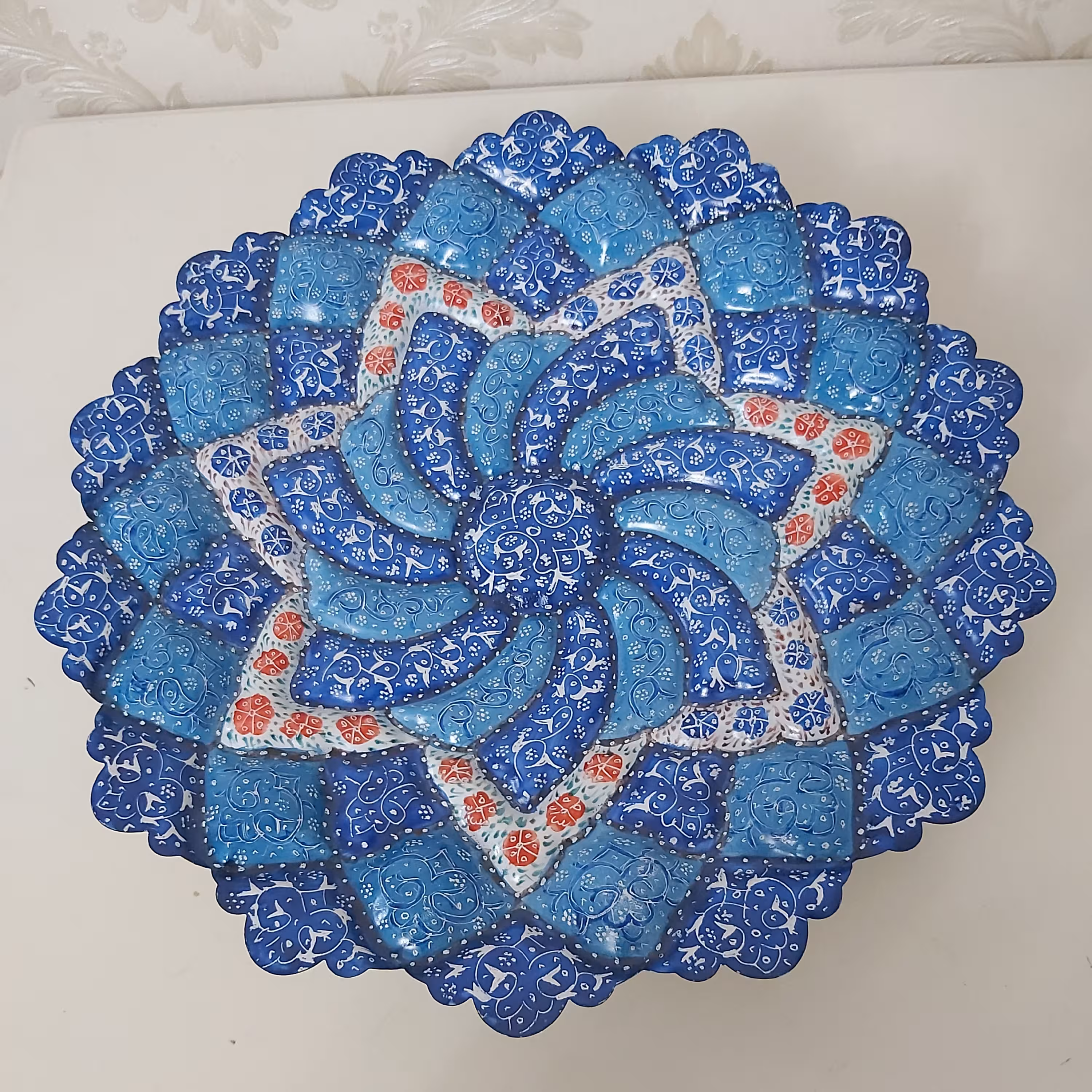 بشقاب قطر30میناکاری شده