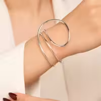 دستبند بنگل نقره ای و مینیمال .برند اصلی YSX . کد DB1..