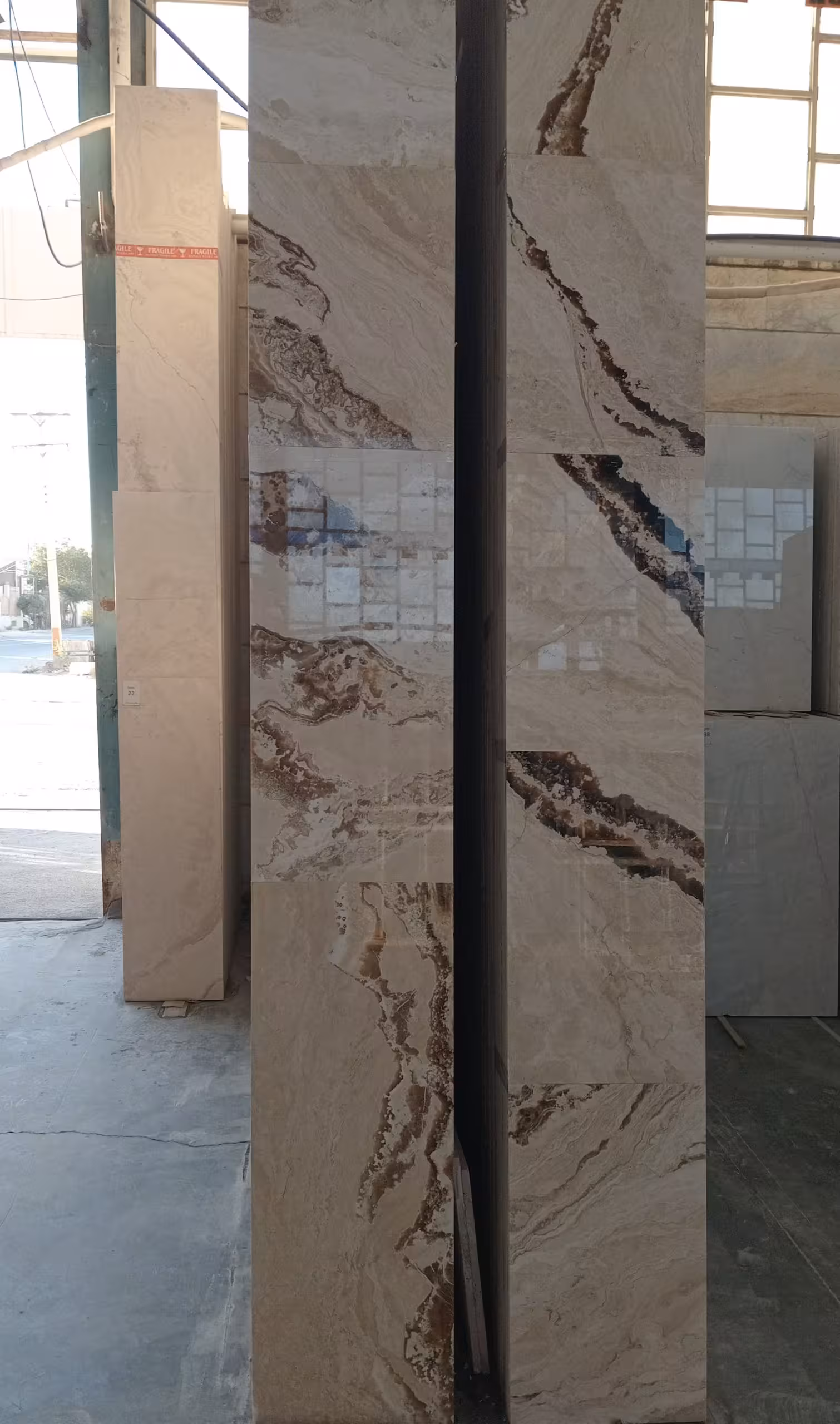 سنگ نما تراورتن کرم و قهوه ای