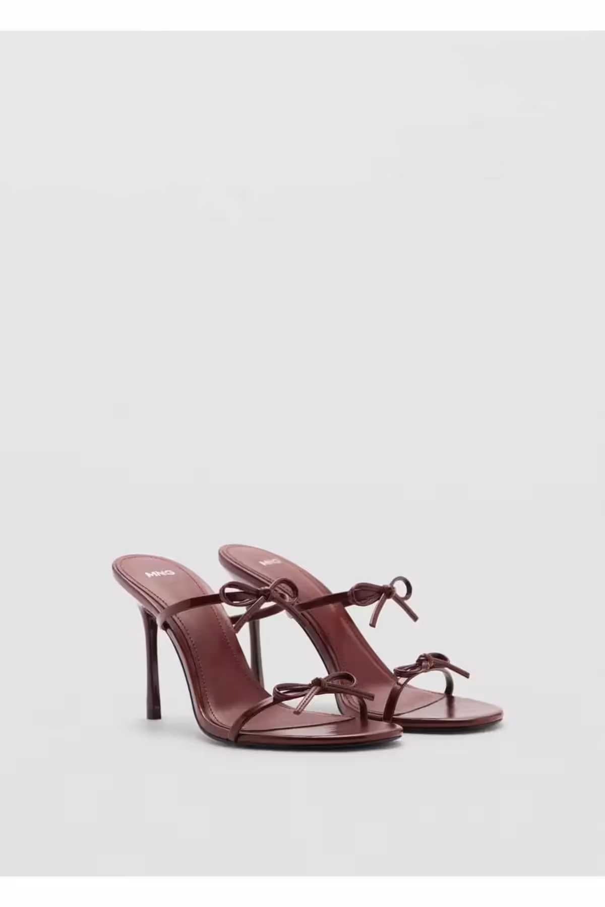 کفش صندل زنانه  با جزئیات بنددار برند MANGO – 7435