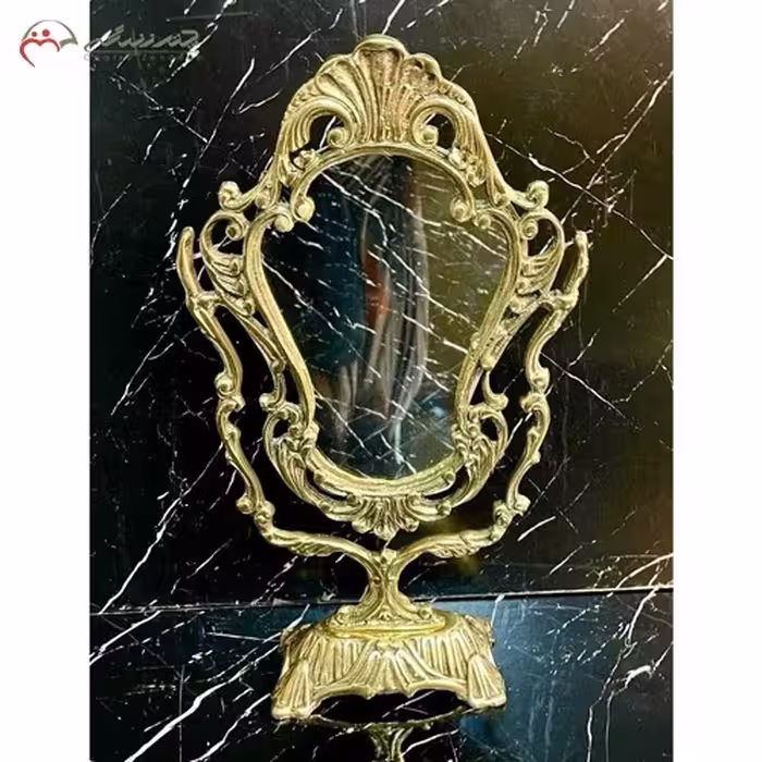 آینه پایه دار برنزی فرانسوی با طرح گل شیپوری، پر نقش و نگار با طلایی رنگ