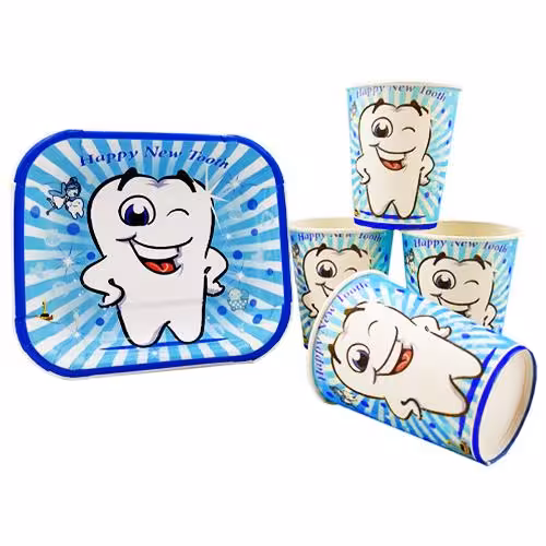 بشقاب و لیوان تم تولد دندانی پسرانه