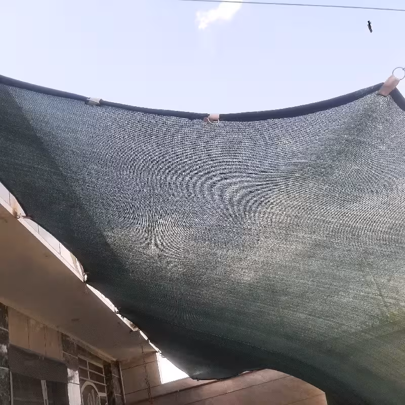 شید سایبان 80درصد 6در8 دور دوزی شده با حلقه نصب