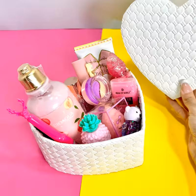 پک سفید قلبی