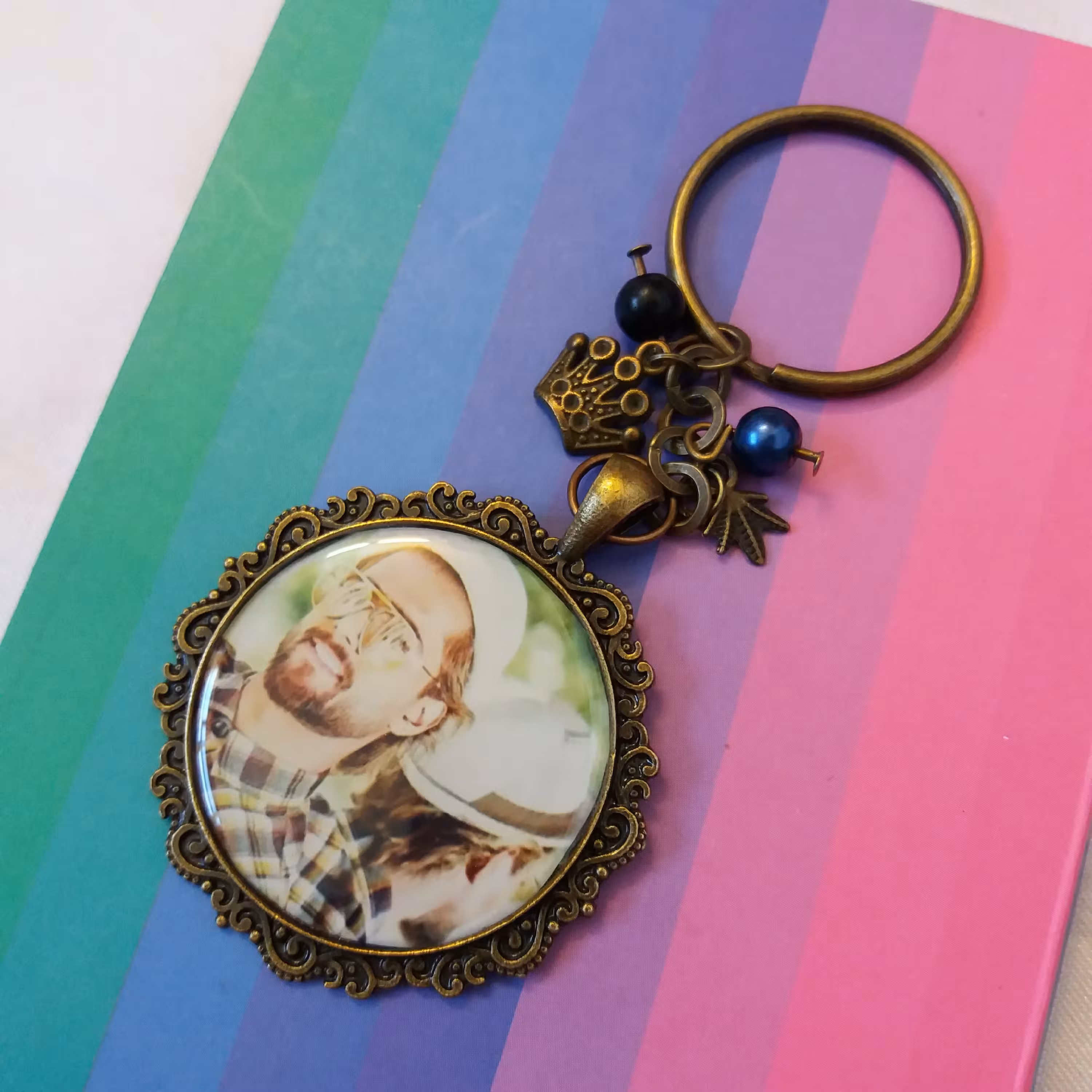 سر کلیدی امیر مقاره خواننده ماکان بند