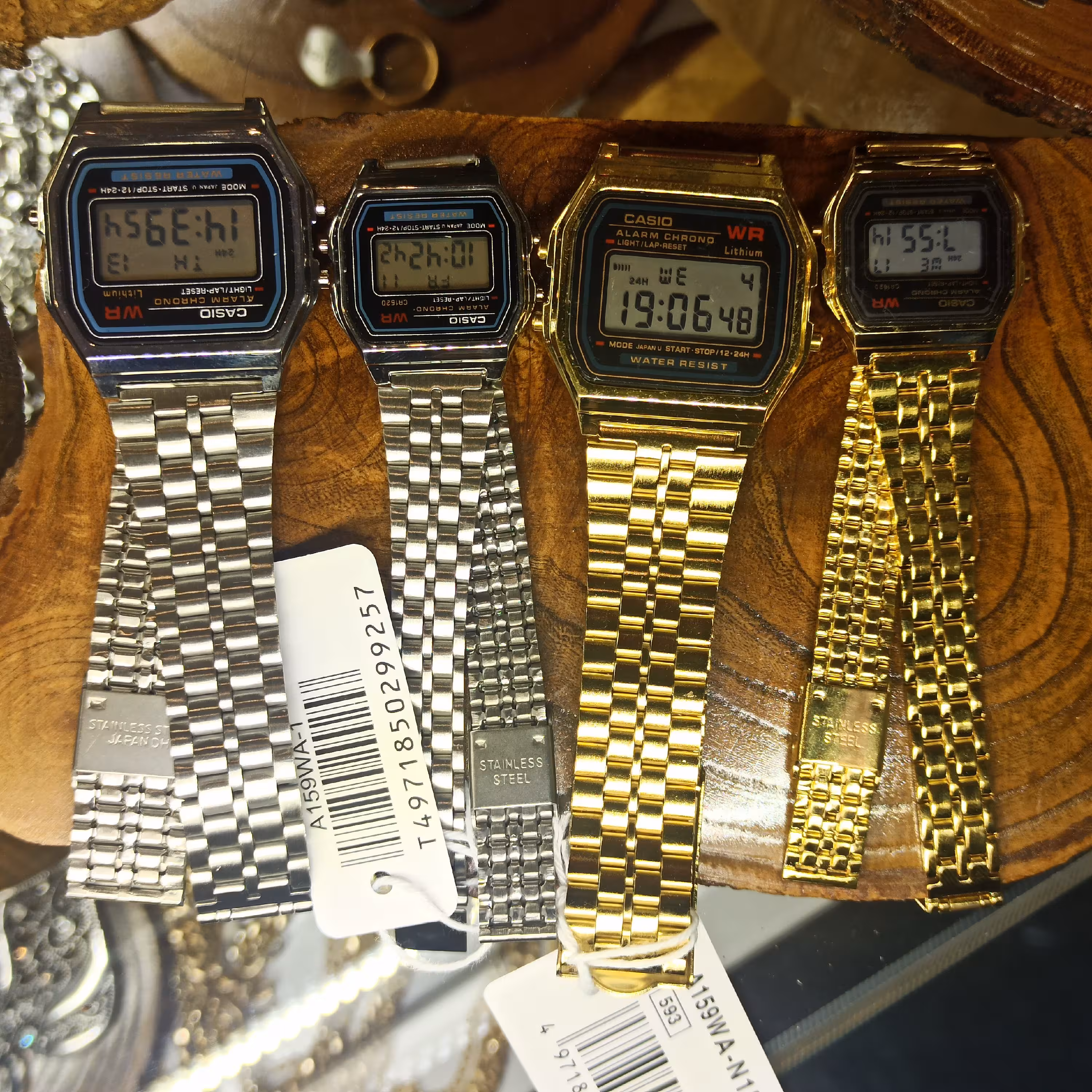 ساعت دیجیتالی کاسیو نویس (به همراه جعبه و باتری اضافه)