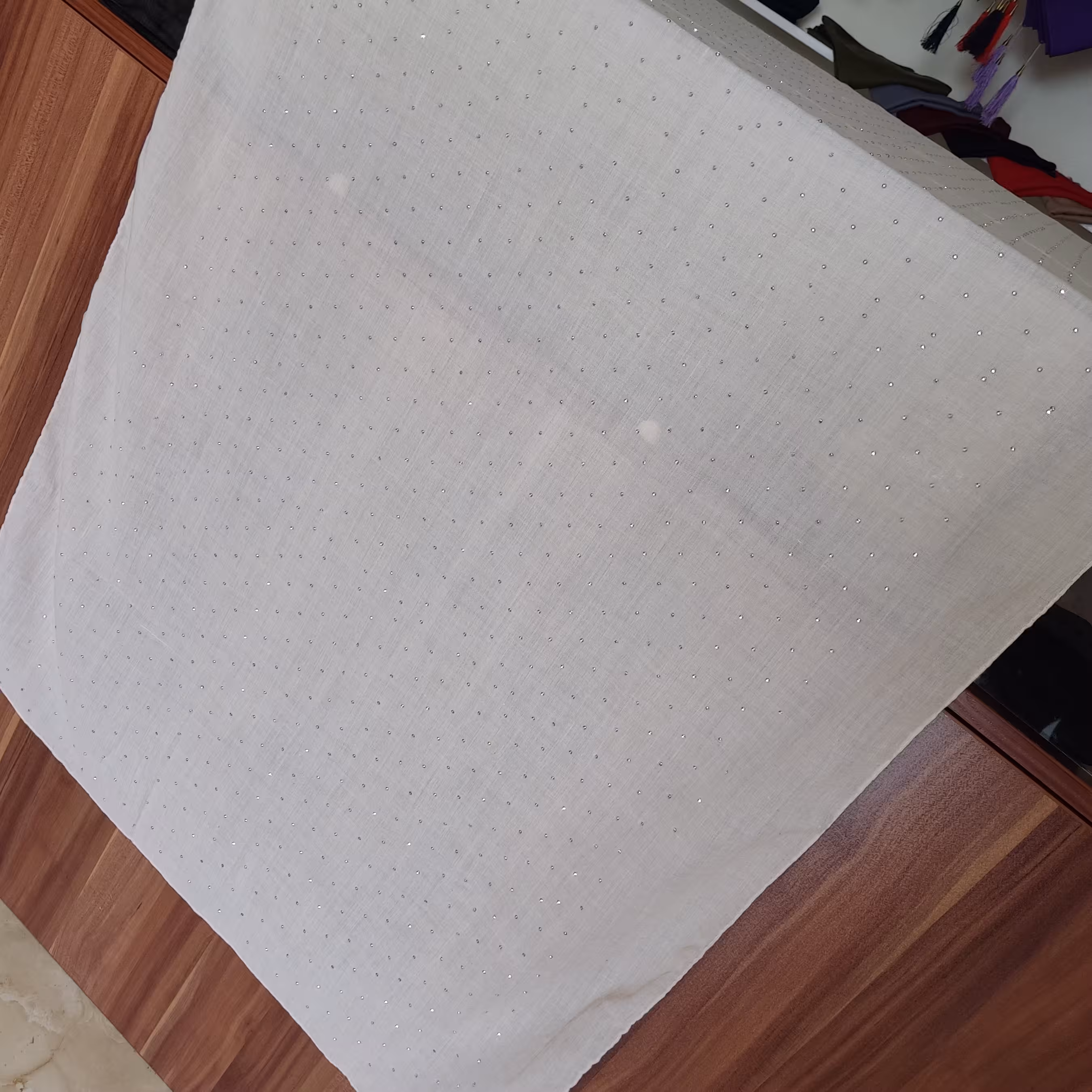 شال سنگشور نخی  کرمی نگین دار 