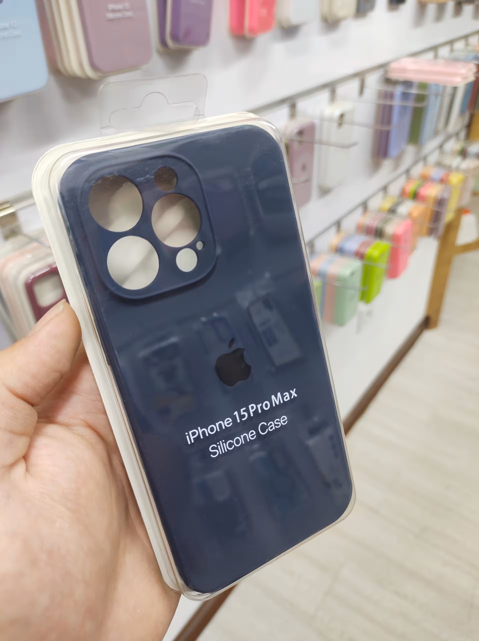 قاب سیلیکون 15pro maxسورمه ای تیره