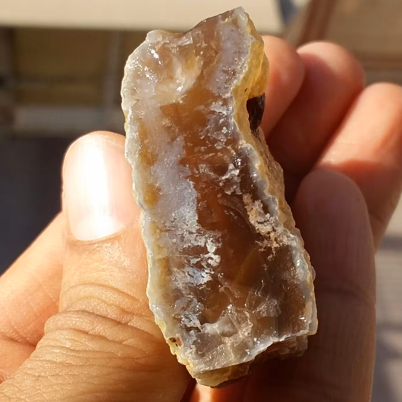 سنگ راف عقیق عسلی پر رنگ 100 در 100 طبیعی شاهکار خلقت 
با قابلیت ساخت  نگین ارزشمند 
کد 10787