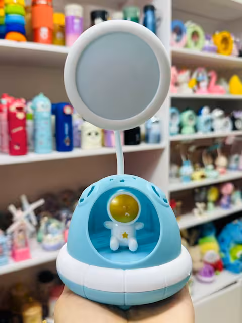 چراغ مطالعه و شب خواب طرح سفینه فضانورد