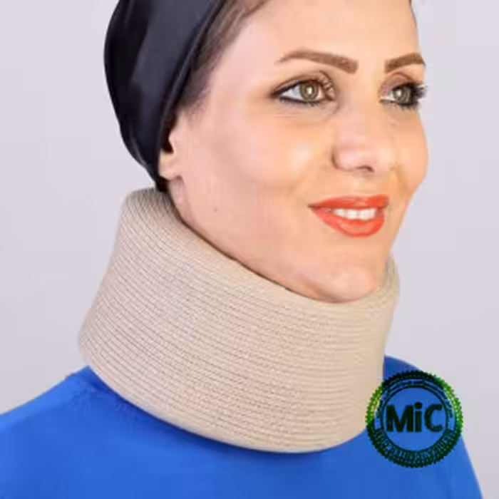 گردنبند اسفنجی قوس دار