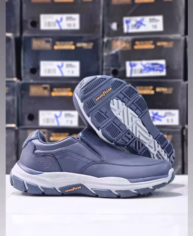 کتونی اسکیچرز رویه چرم ضد آب. . Skechers max cushioning terminus sneaker vietnam