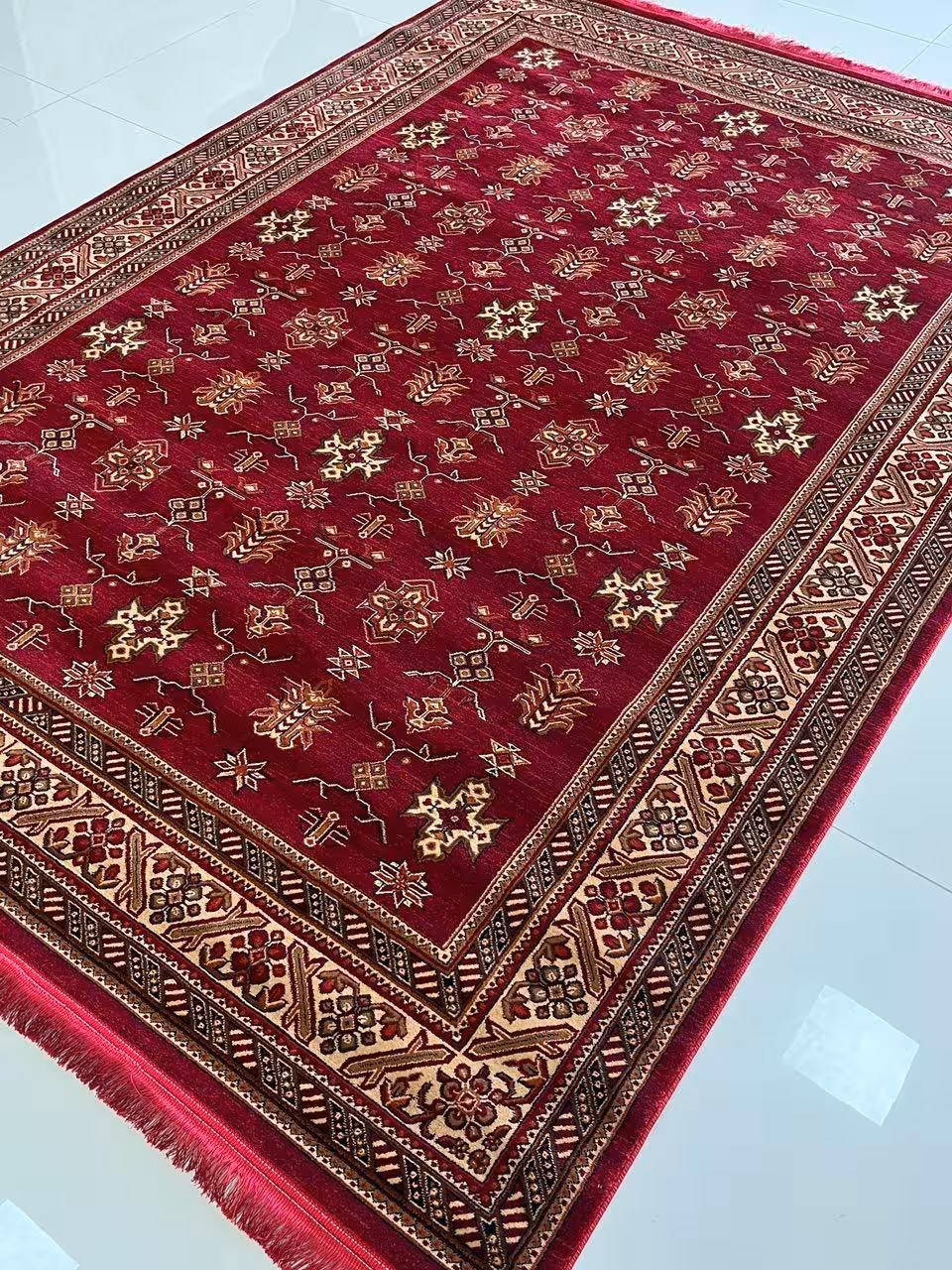 فرش لاکی 700شانه کاشان  تراکم 2100