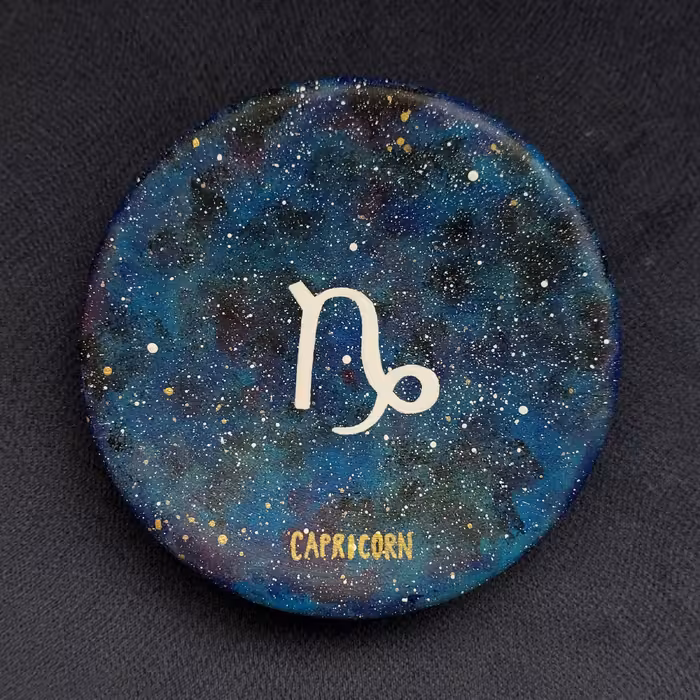 بشقاب دیوارکوب سفالی مدل ماه تولد طرح دی 