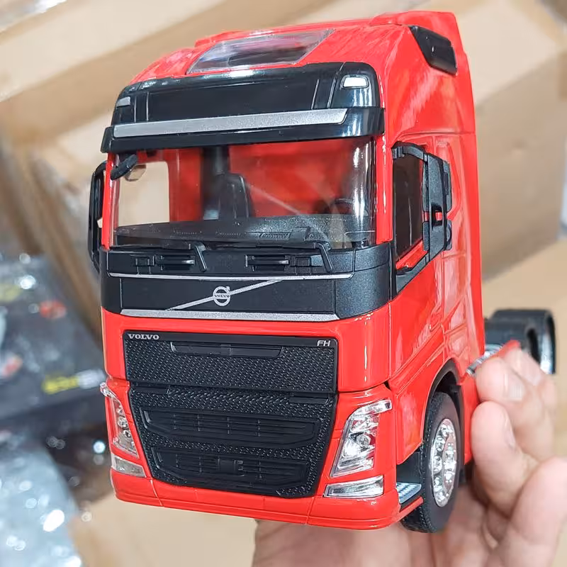 ولوو FH500 دو محور قرمز