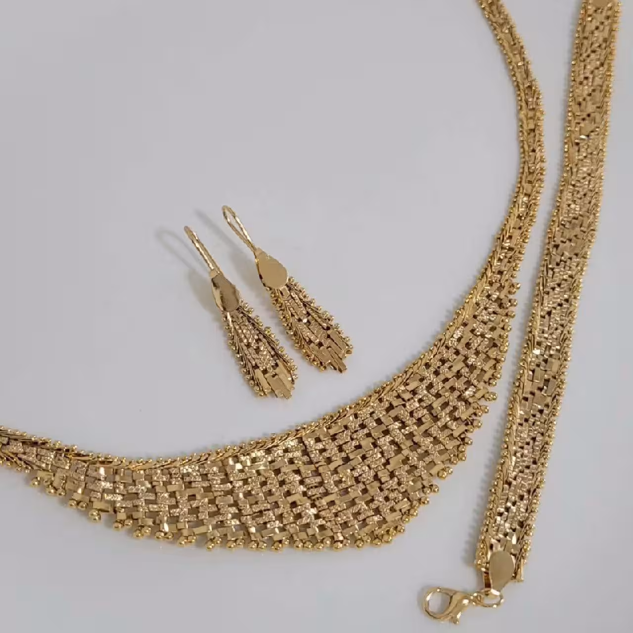 سرویس طرح طلای زنانه،مدل جلفا،رنگ ثابت،ابکاری و نانو کاری💍