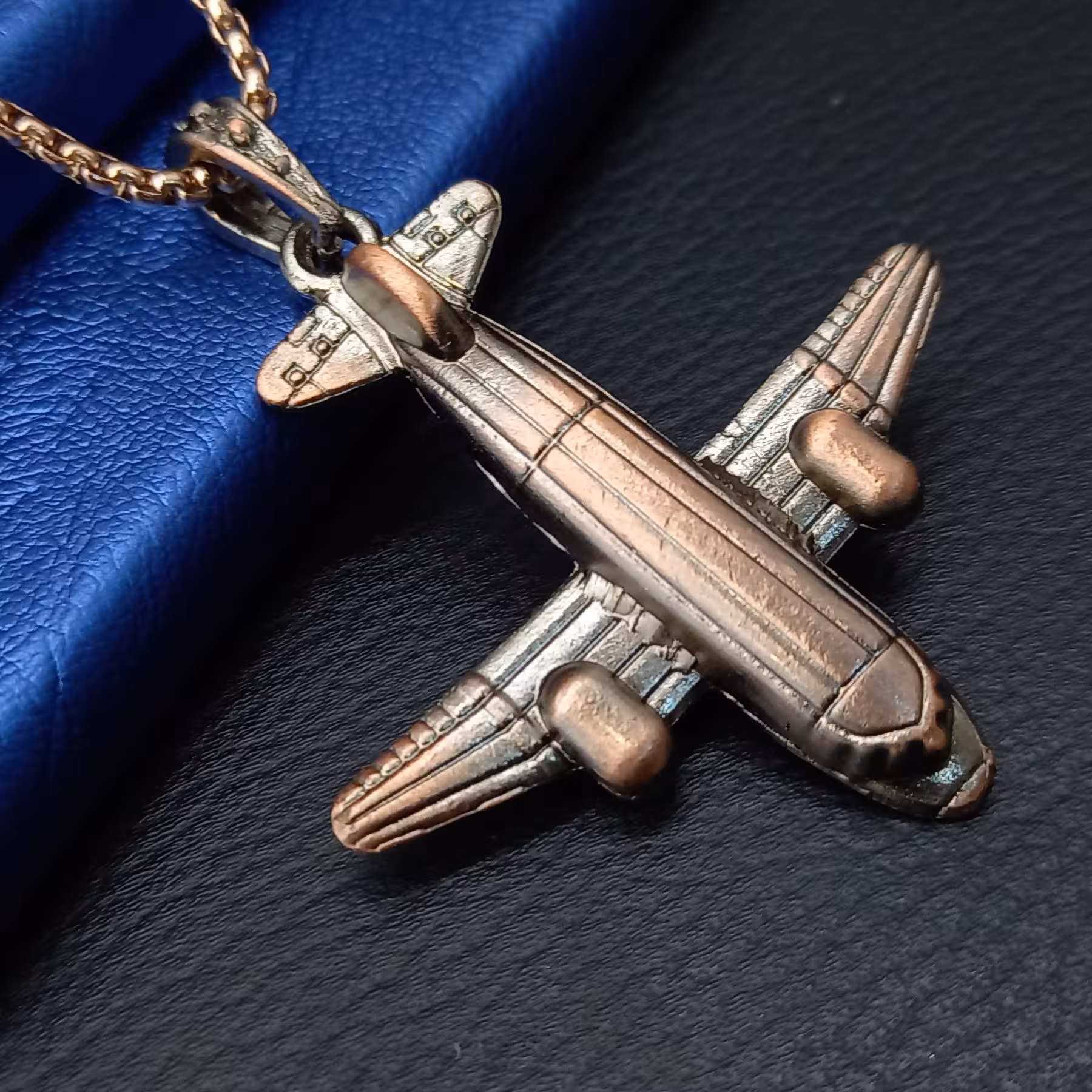 گردنبند هواپیما