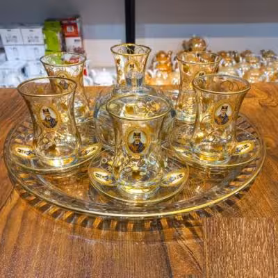 سرویس چای‌ خوری شاه عباسی کار شده