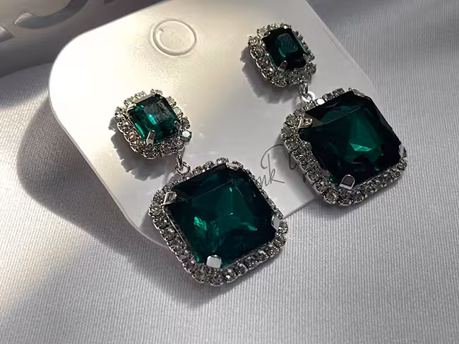 گوشواره یاقوت دور نگین