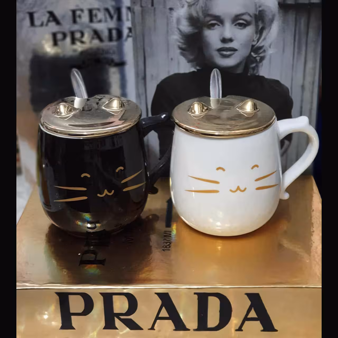 ماگ طرح گربه سیبیل دار