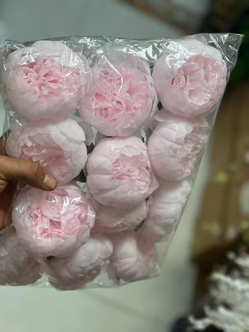 گل مصنوعی پیونی سایز بزرگ صورتی کمرنگ 12 عددی با ساقه