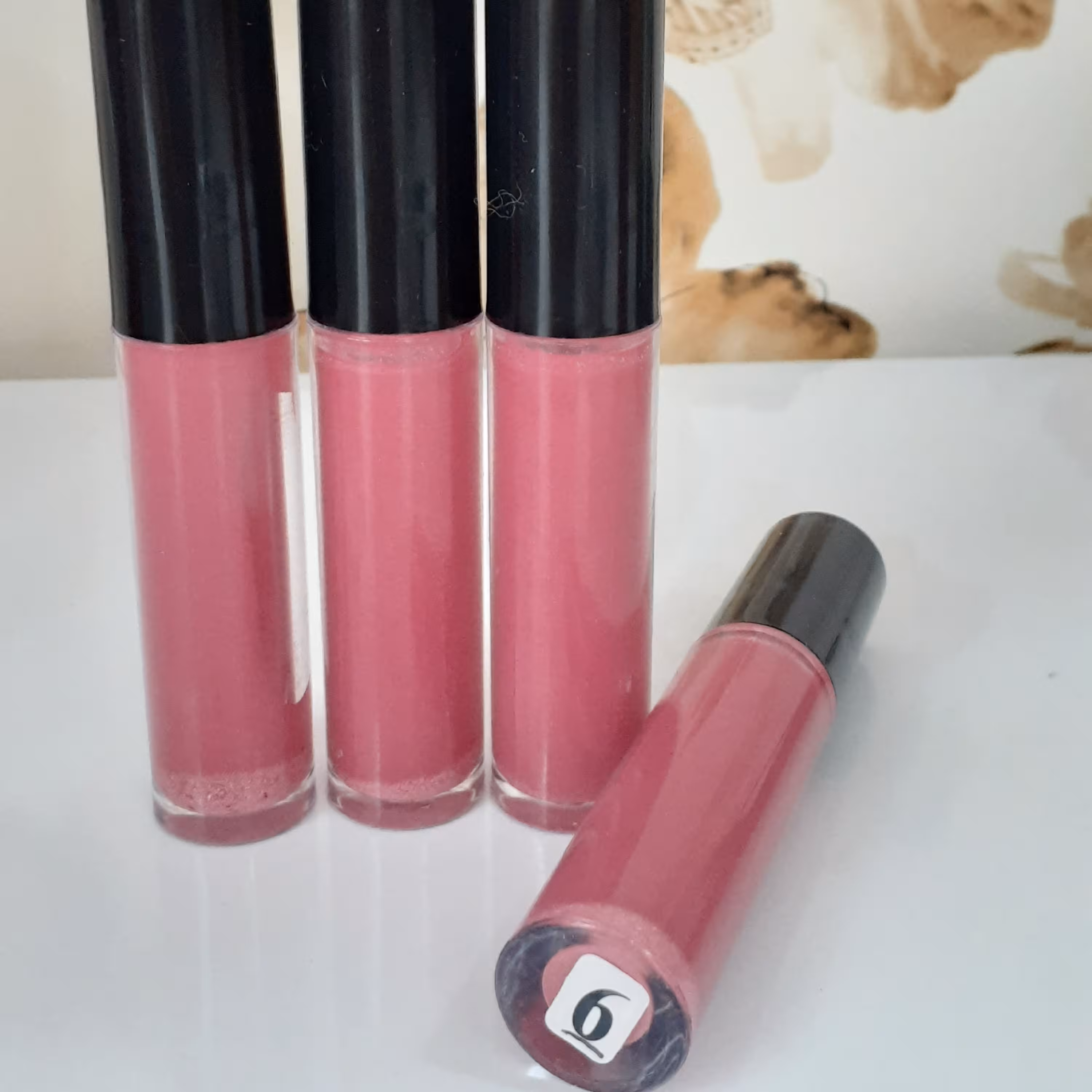 رژ مایع با شماره 6