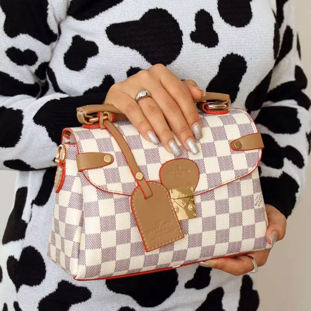 کیف پاسپورتی دوشی