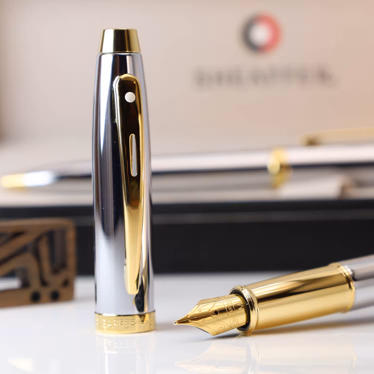 خودنویس شیفر 100 کروم براق گیره طلایی SHEAFFER 100 FP Glossy Chrome With GT