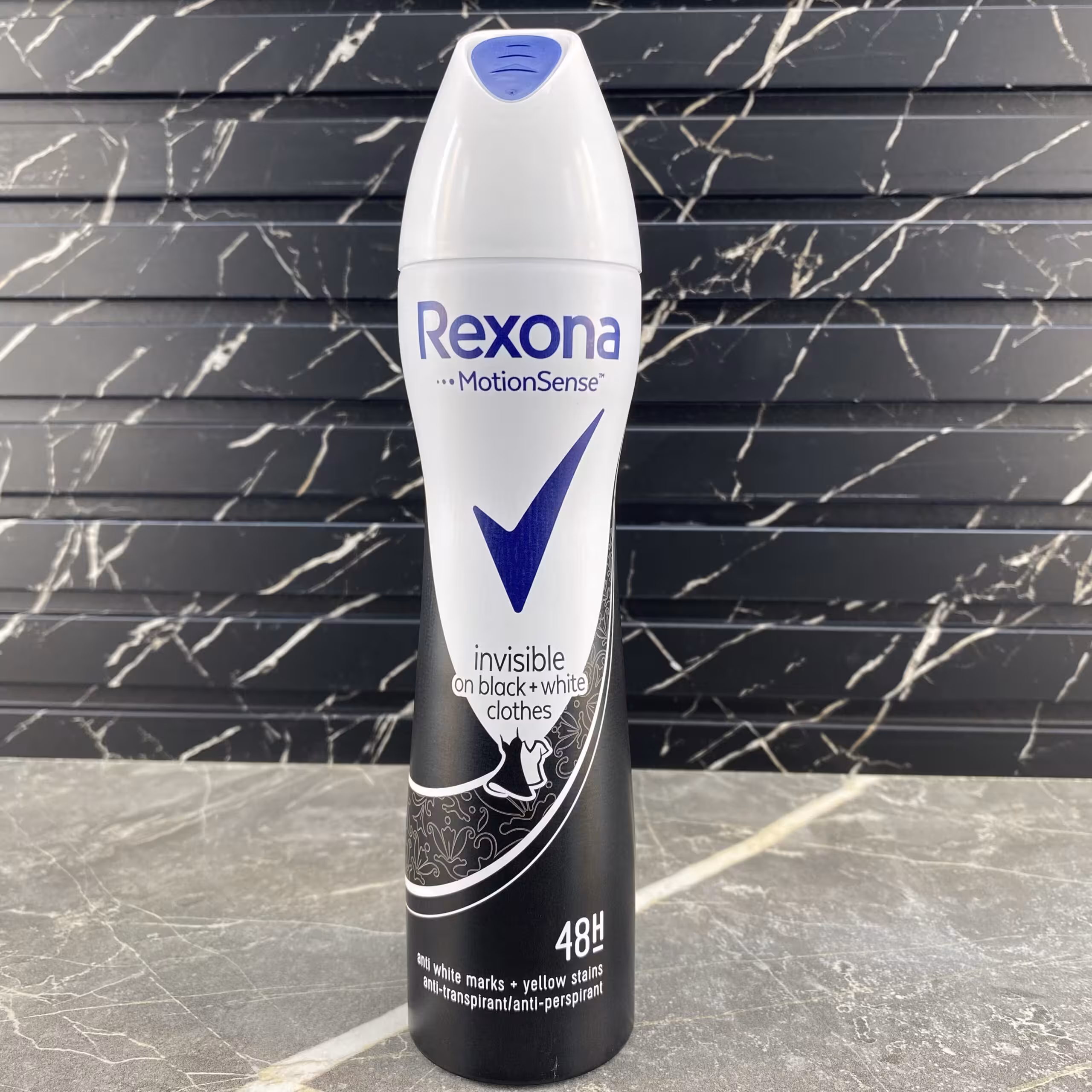 اسپری ضد تعریق زنانه رکسونا مدل Invisible On Black White Clothes ایتالیایی حجم 200میل