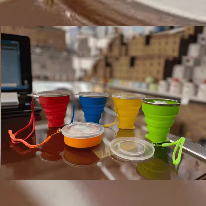 لیوان سیلیکونی تاشو درب دار