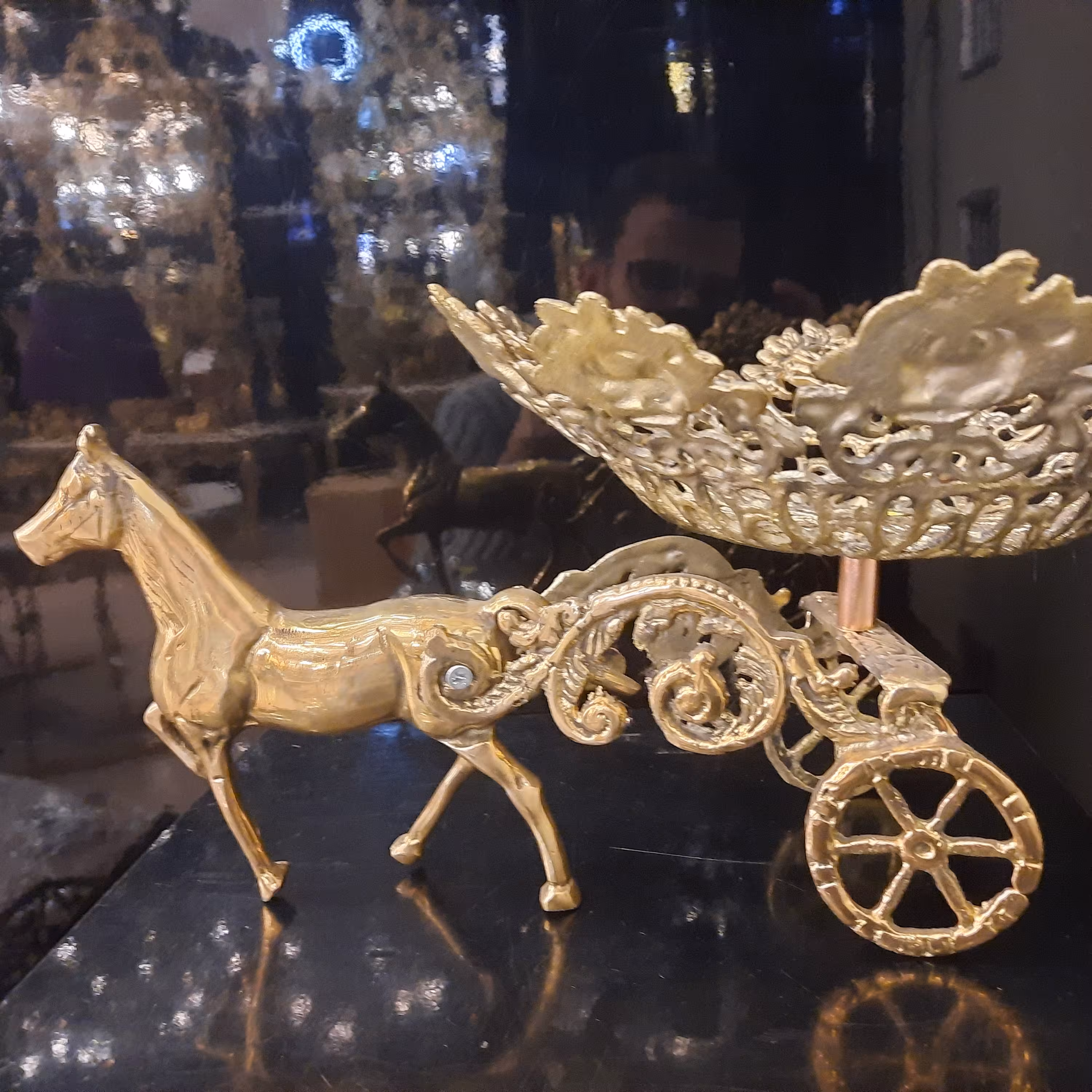 میوه خوری برنزی کالسکه گل رز