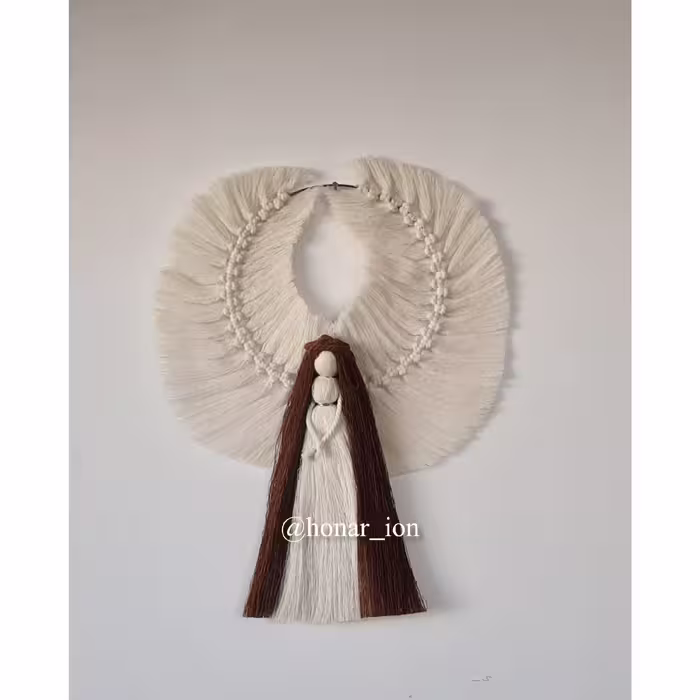 فرشته مکرومه بافی گالری هنریون طرح یاس ابعاد  حدود 20 در 40 دیوارکوبی خاص مناسب هدیه ارسال بصورت پس کرایه 