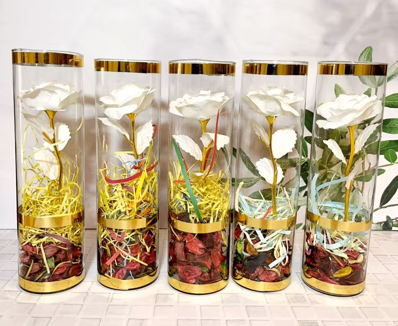 شیشه گل رز کادویی سفید