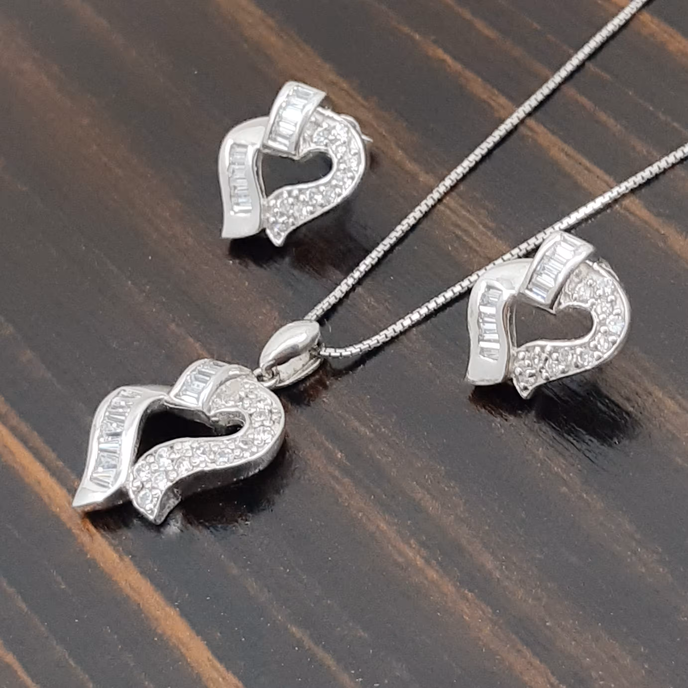 نیم ست نقره خارجی با آبکاری طلا سفید