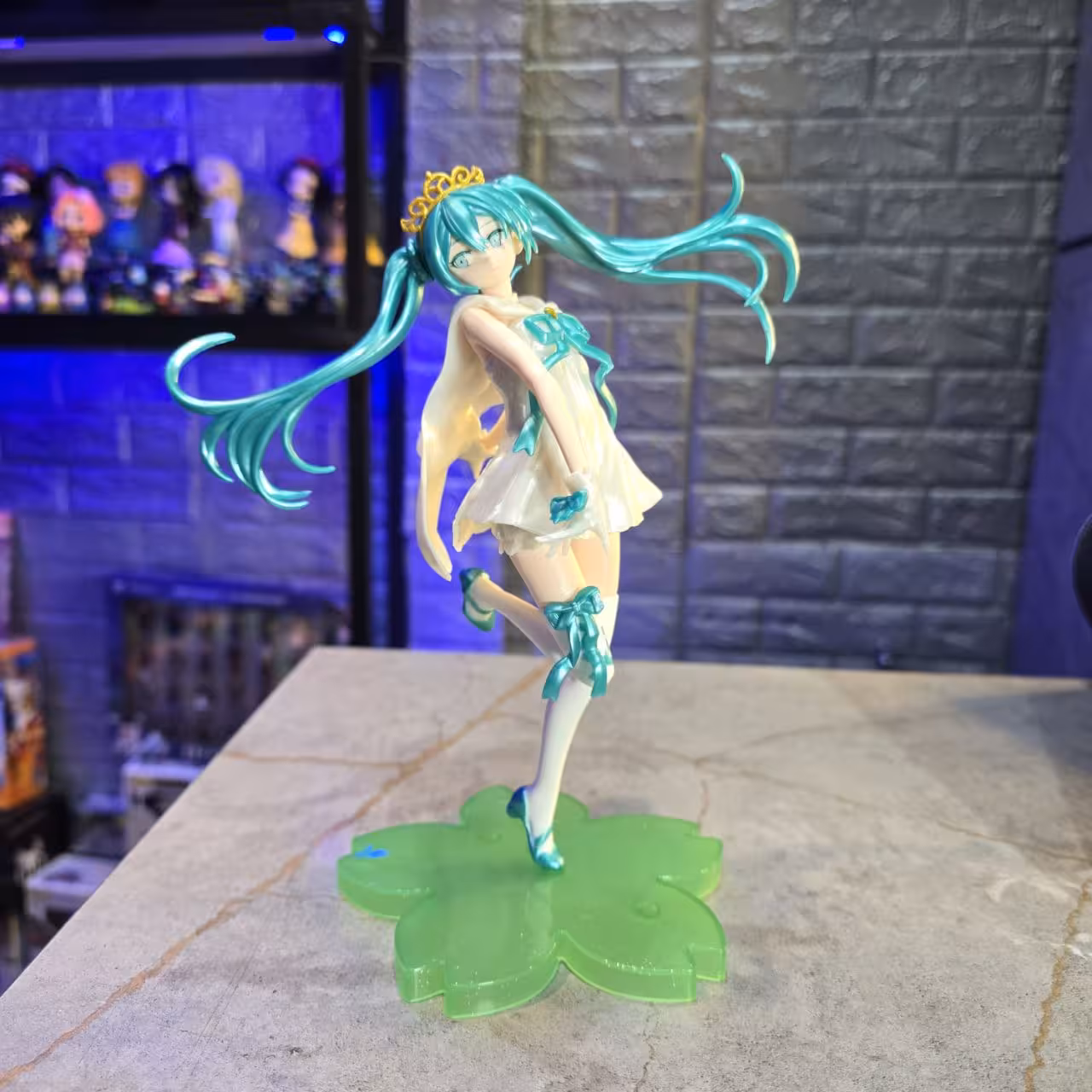 فیگور هاتسونه مو سبز متالیک