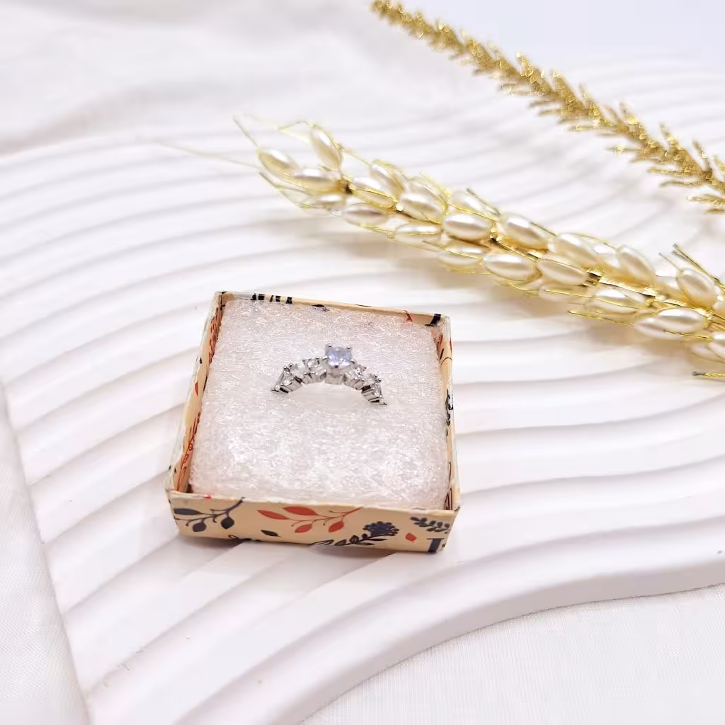 انگشتر نگین حلقه ای جواهری