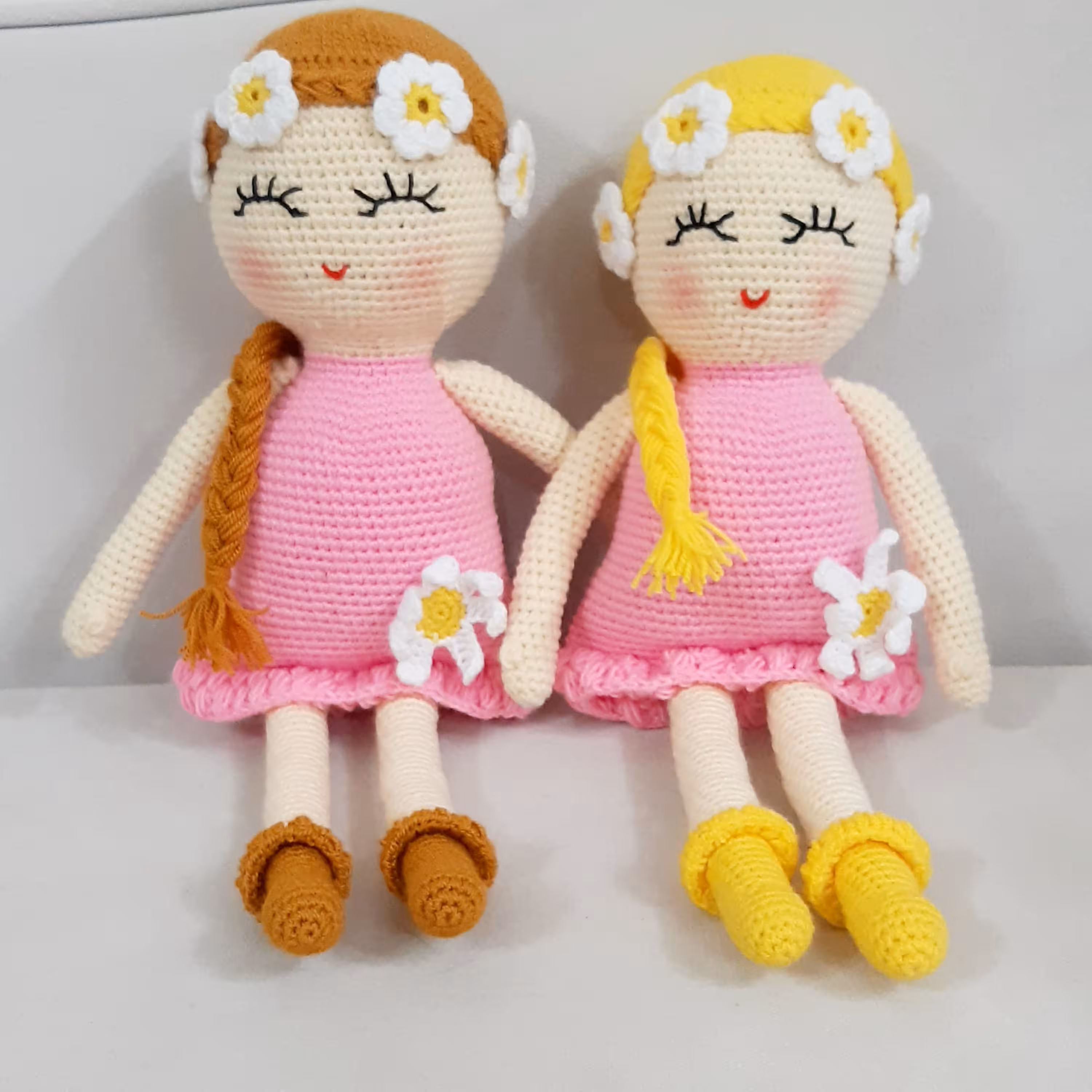 عروسک بافتنی.دختر خندون. قد 36 سانت.بافته شده با کاموای ایرانی. پر شده با الیاف مرغوب. 