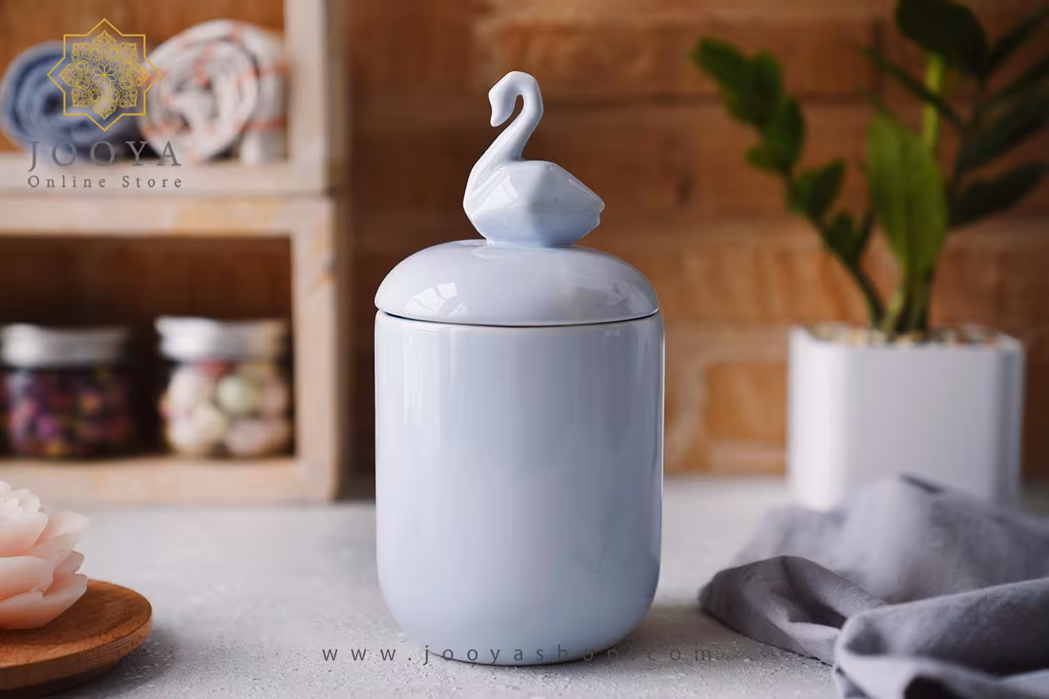 بانکه آچیرا آبی