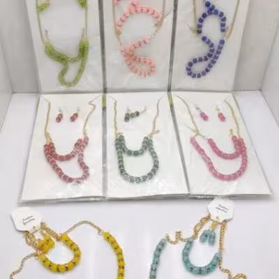 سرویس گردنبند و دستبند و گوشواره نگینی مهره رنگی