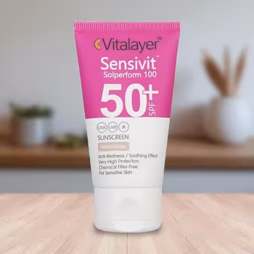 کرم ضد آفتاب رنگی ویتالیر SPF50  مدل سنسی ویت محافظ UVA ،UVB، مناسب پوست حساس