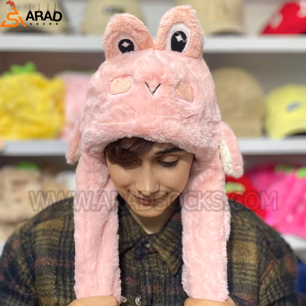 کلاه پمپی طرح قورباغه صورتی