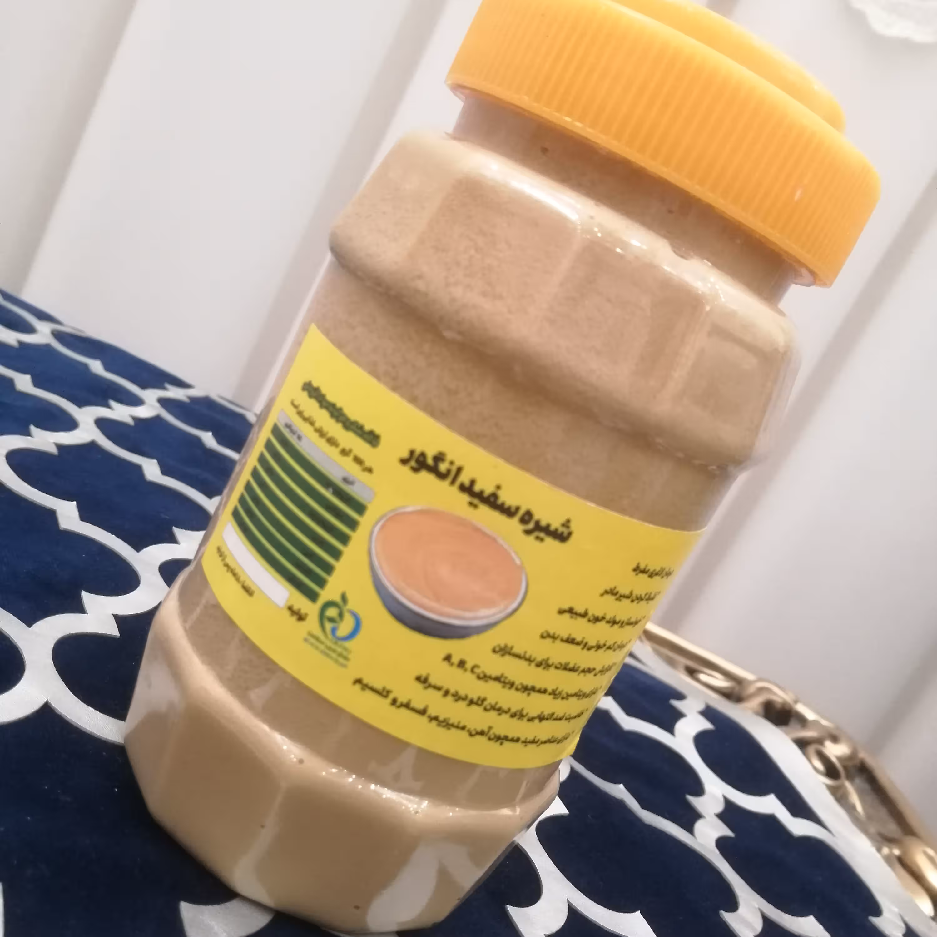 شیره سفید انگور ملایر مغذی و پر انرژی، خون ساز و سرشار از ویتامین 