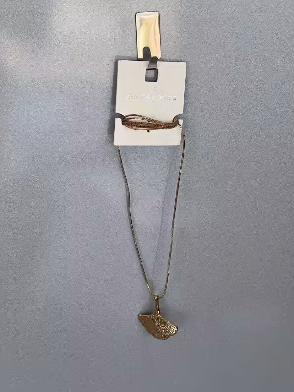 🍂 گردنبند برگ جینکگو طلایی