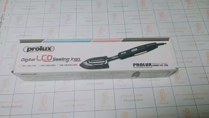 اتوی دیجیتال برای روکش بال هواپیمای مدل