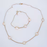 گردن آویز و دستبند زنجیری