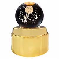 چراغ خواب مدل گوی کریستال چرخان طرح ماه و فضانورد