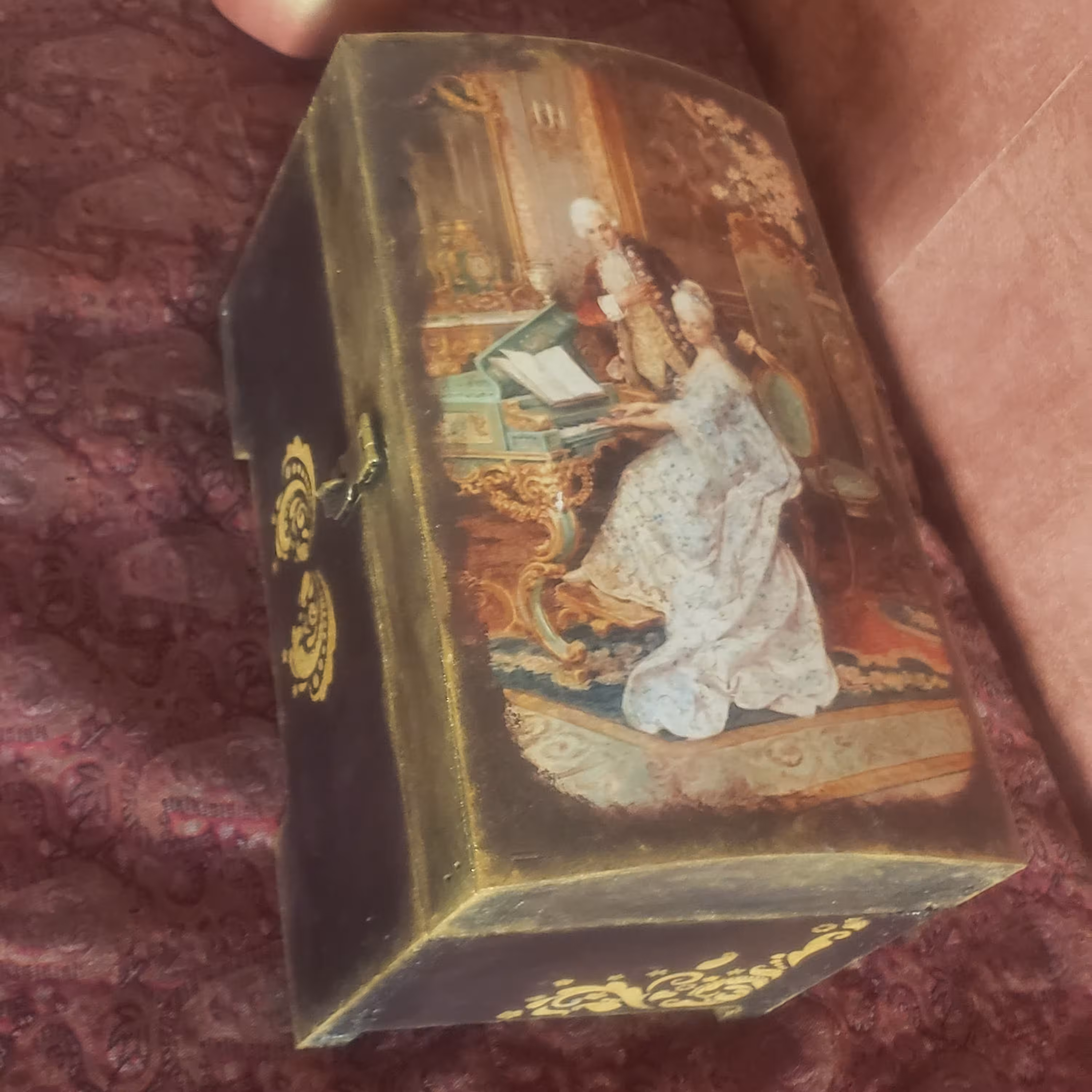 صندوق چوبی پتینه کاری شده