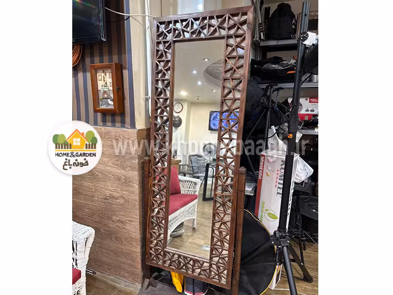 آینه ایستاده